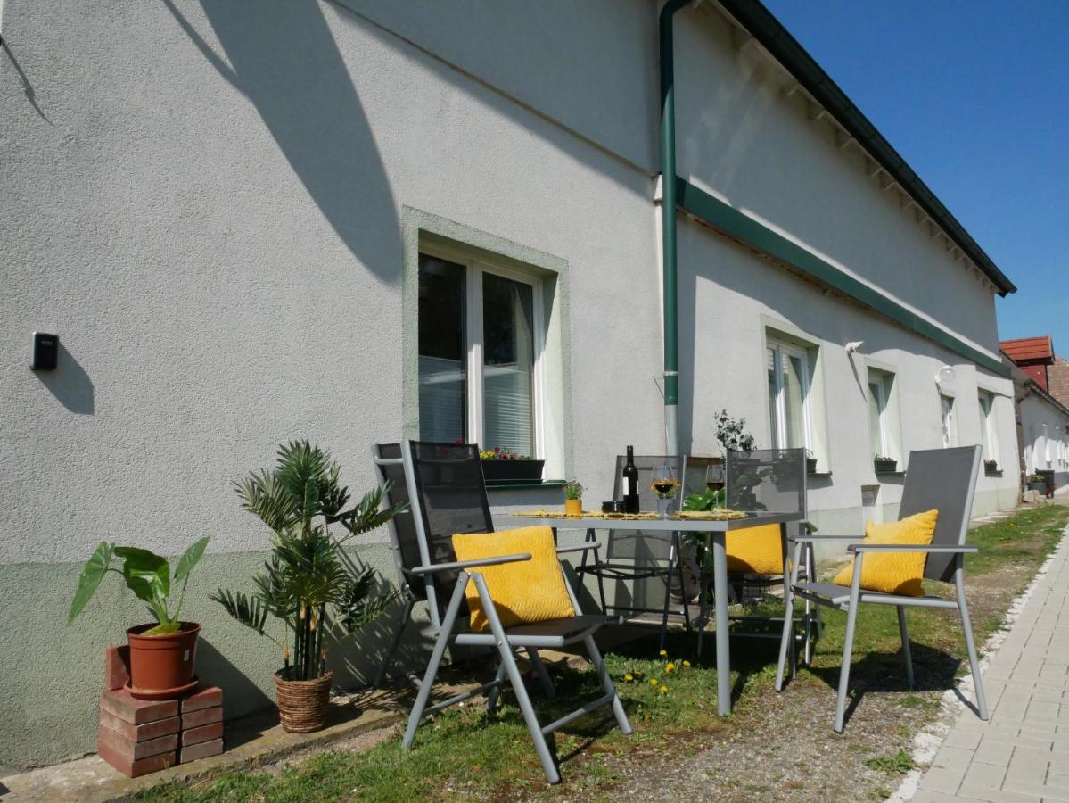 Bonito - Historischer Streckhof Villa Schützen am Gebirge Eksteriør billede